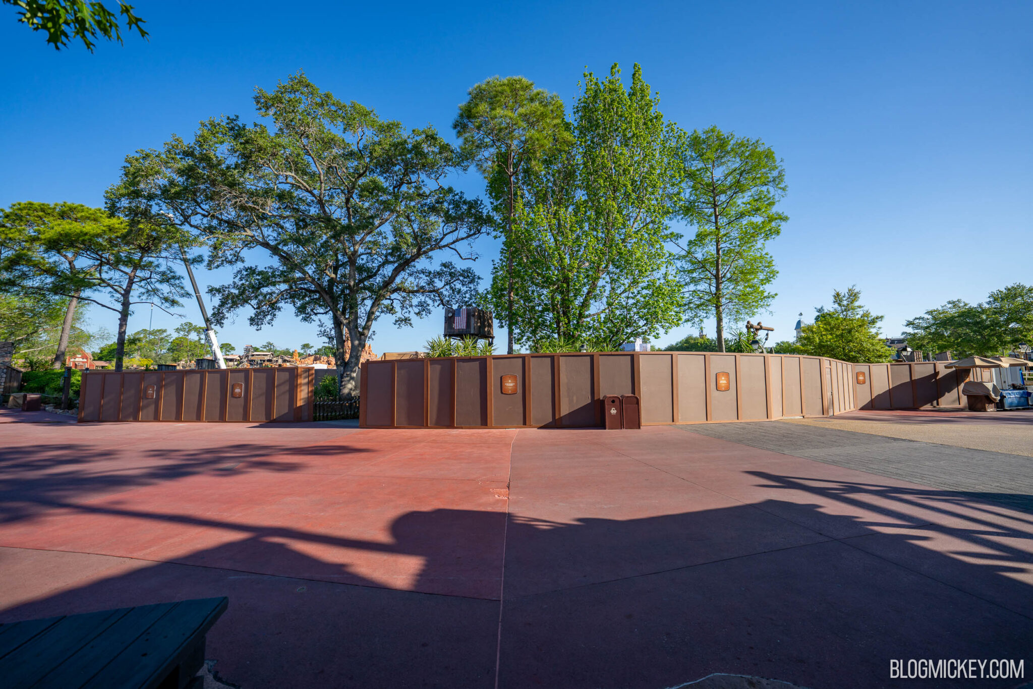 フロンティアランドの工事壁拡張エリア