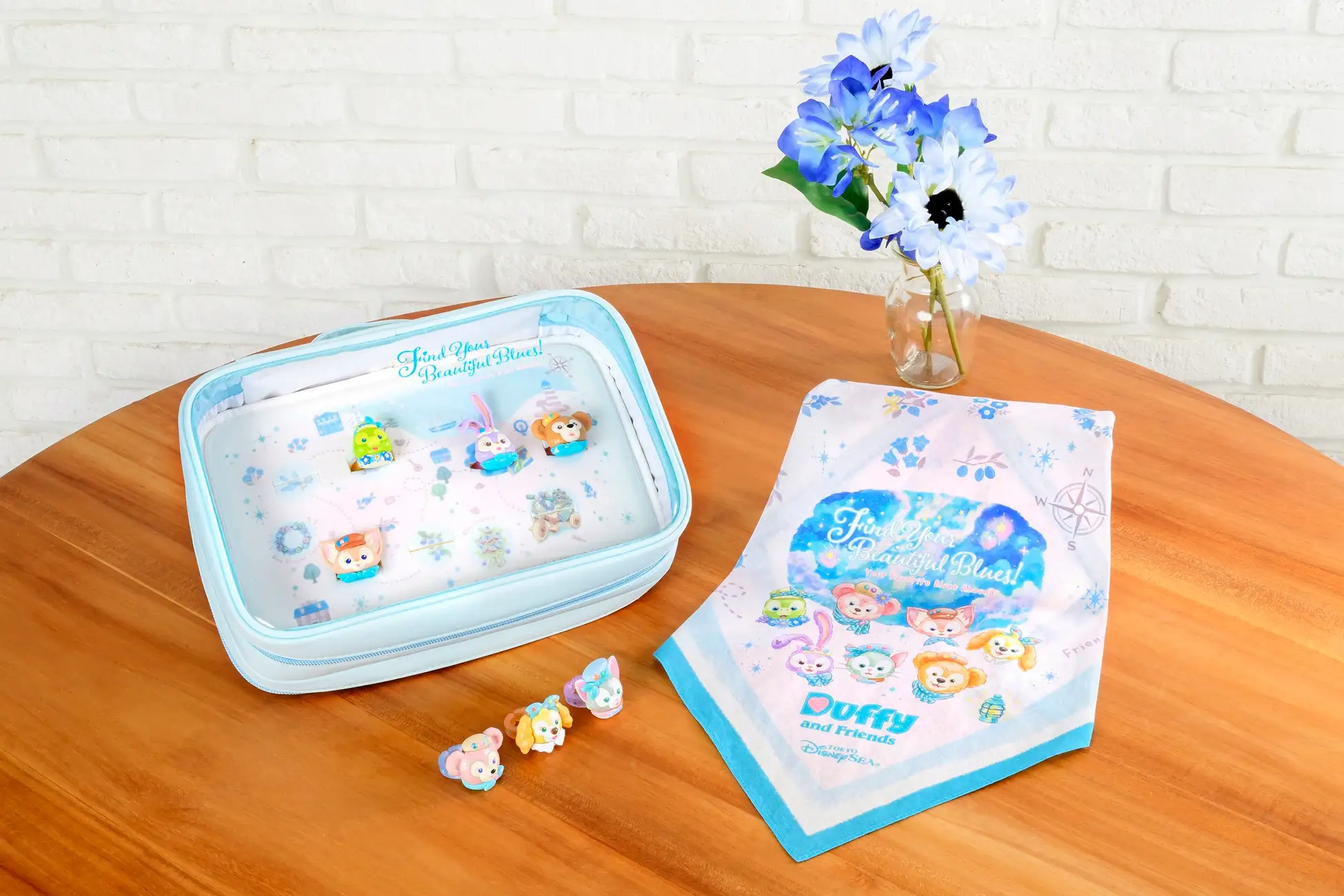 ダッフィー&フレンズの顔がデザインされたリング7種類とマルチケース