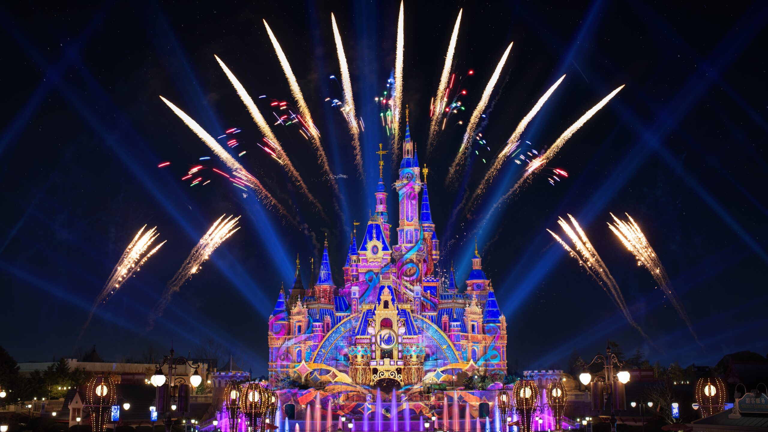 上海ディズニーランドの10周年記念ナイトスペクタキュラー「Magic Together」