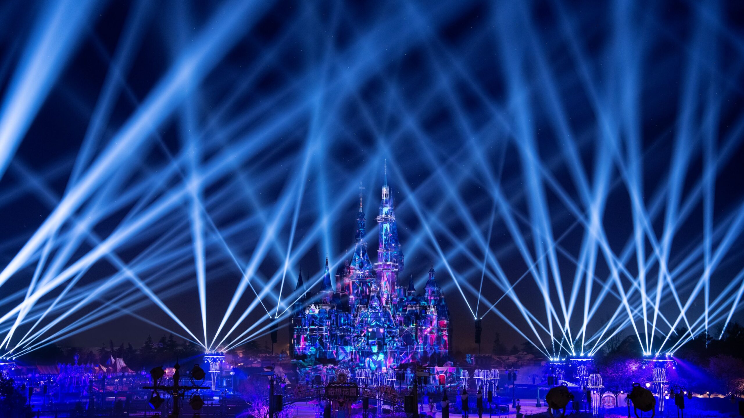 上海ディズニーランドのナイトショーでのレーザー演出