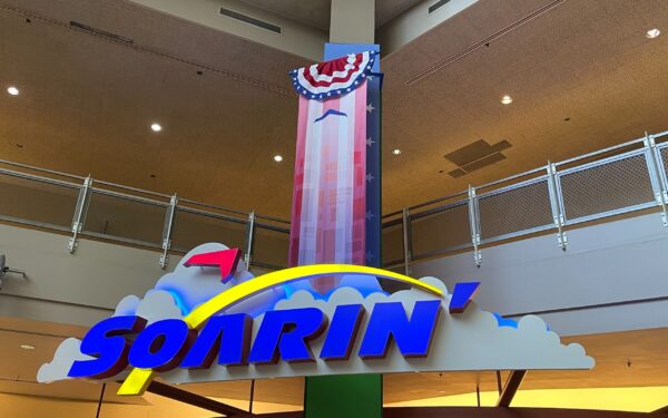 EPCOTのソアリンがアメリカ版に変更！星条旗デコレーションで愛国心あふれる装い