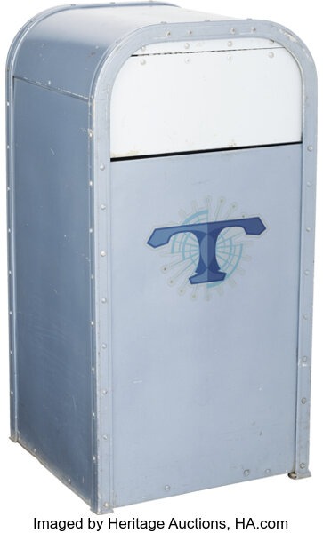 トゥモローランド Tロゴ入りシルバーブルーのゴミ箱