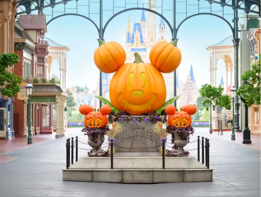 東京ディズニーランド ハロウィーンデコレーション ミッキーかぼちゃオブジェ ワールドバザール